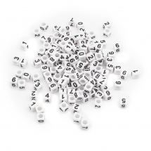 Koraliki Akrylowe, Cyfry Mix, Kostki, z Czarną Cyfrą i Sercem, Białe, 6x6x6mm, otwor 3.5mm, około 140szt/25g (13WB30439)