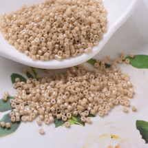 Koraliki Japońskie MIYUKI Delica DB0208 11/0, Opaque Tan Luster, 5g~1000szt (13WB27722)