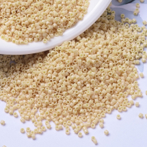 Koraliki Japońskie MIYUKI Delica DB1131 11/0, Opaque Pear, 5g~1000szt (13WB32409)