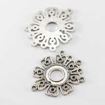 Zawieszka Łącznik Stop Metalu 35,5x29x1,5mm Otwór 1,5mm Kolor: Antyczne Ssrebro 5szt (3WB3080)