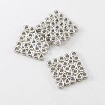Конектор Філігранний, Біжутерний сплав, Колір: Платина, Розмір: 15х15х1.5мм, Отвір 1.5мм, (2WB28234)