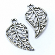 Zawieszka Stop Metalowy 48x26x3mm Otwór 4mm Kolor: Antyczne Srebro 2szt (14WB8905)