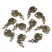 Кулон Серце і Ключ, Сплав Колір: Бронза, Розмір: Серце 15x12.5x3мм, Отвір 3.5мм, Ключ 12x5.5x1мм, (14WB9460)