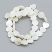 Koraliki Naturalna Masa Perłowa, Serce, Kość Słoniowa, 10x10-11x3mm, około 38szt/33cm/sznur (13WB14056)