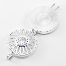 Zawieszka-Pudełko Stop Metalowy 44x33x10mm Średnica Wewnętrzna 30mm Otwór 6x4mm Kolor: Srebrny 1szt (13WB15024)