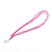 Baza do Naszyjnika 2 Woskowane Sznury i Organza z Zapięcie i Łańcuszek Kolor: Ciemny Róż Długość 45cm 5szt (13WB28590)