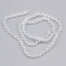Koraliki Imitacja Austriackiego Kryształu klasy AA Rozmiar: 4x4mm Kolor: Bezbarwny około 80szt/29cm/nić (13WB28739)