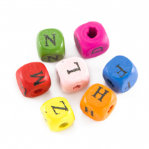 Koraliki Drewniane Literki Barwione 10х10х10mm Kolor: Mieszane kolory 55szt/25g (5WB4317)