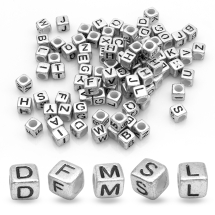 Koraliki Akrylowe Alfabet Mix Kostki 6x6x6mm 130szt/25g (5WB4425)