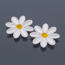 Naszywka Naprasowanka Termiczna Kwiatek 33x33x1.6mm Kolor: Biały 2szt (13WB23956)